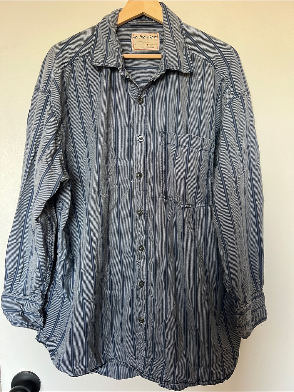 We The Free Women’s size S Light Blue Vertical Stripe button up shirt